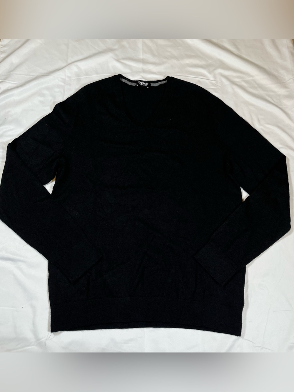Express‎ Men's V-Neck Sweater Black Merino Wool Blend Size L